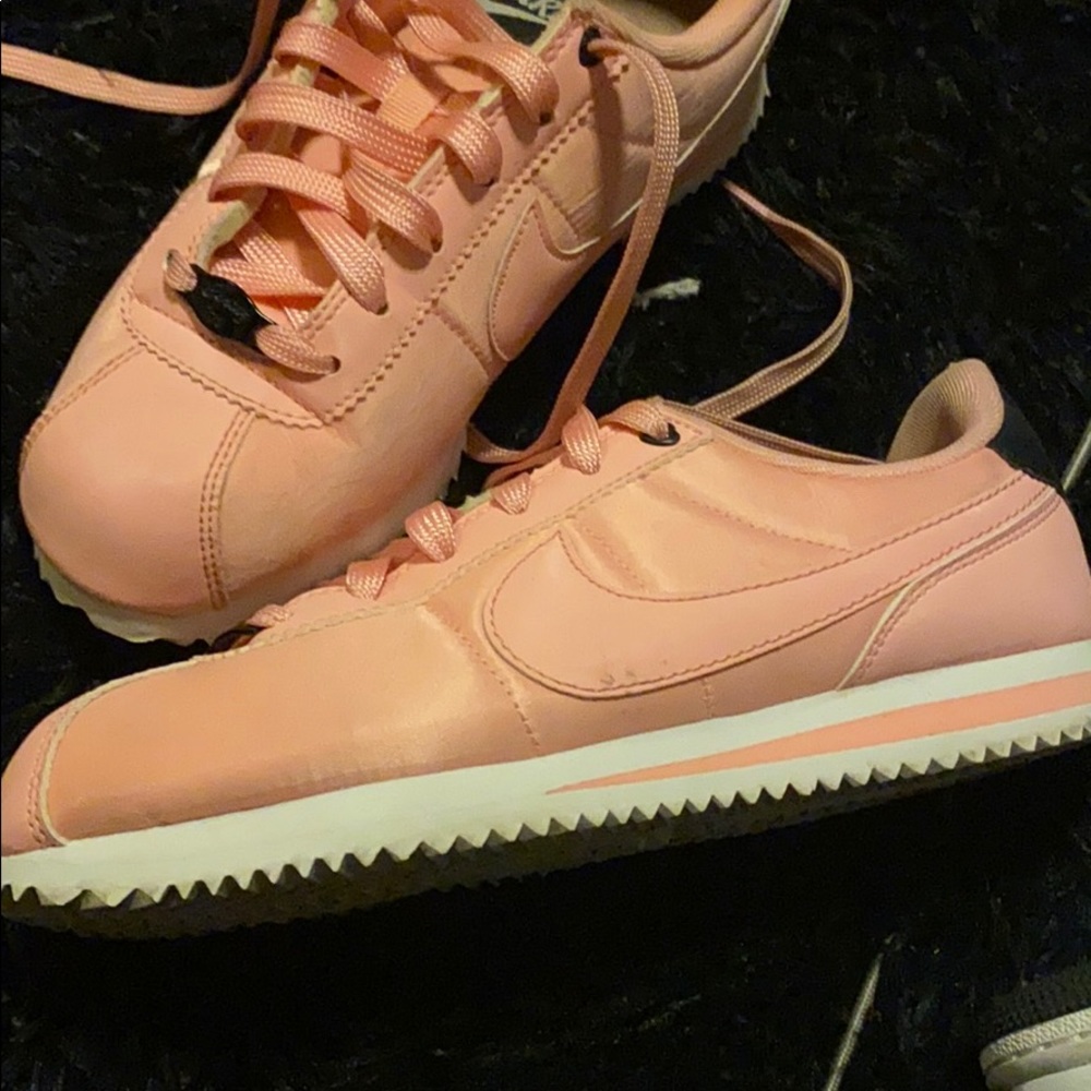 Shoes - Picture 2 of 3